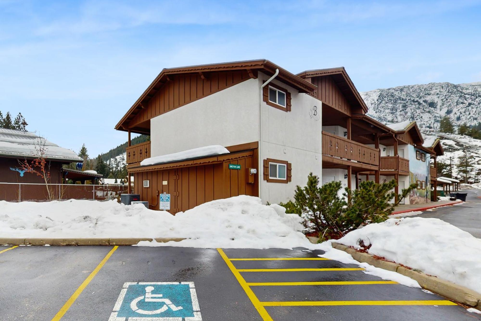 Icicle Village Resort 402: Juniper Studio Левънуърт Екстериор снимка